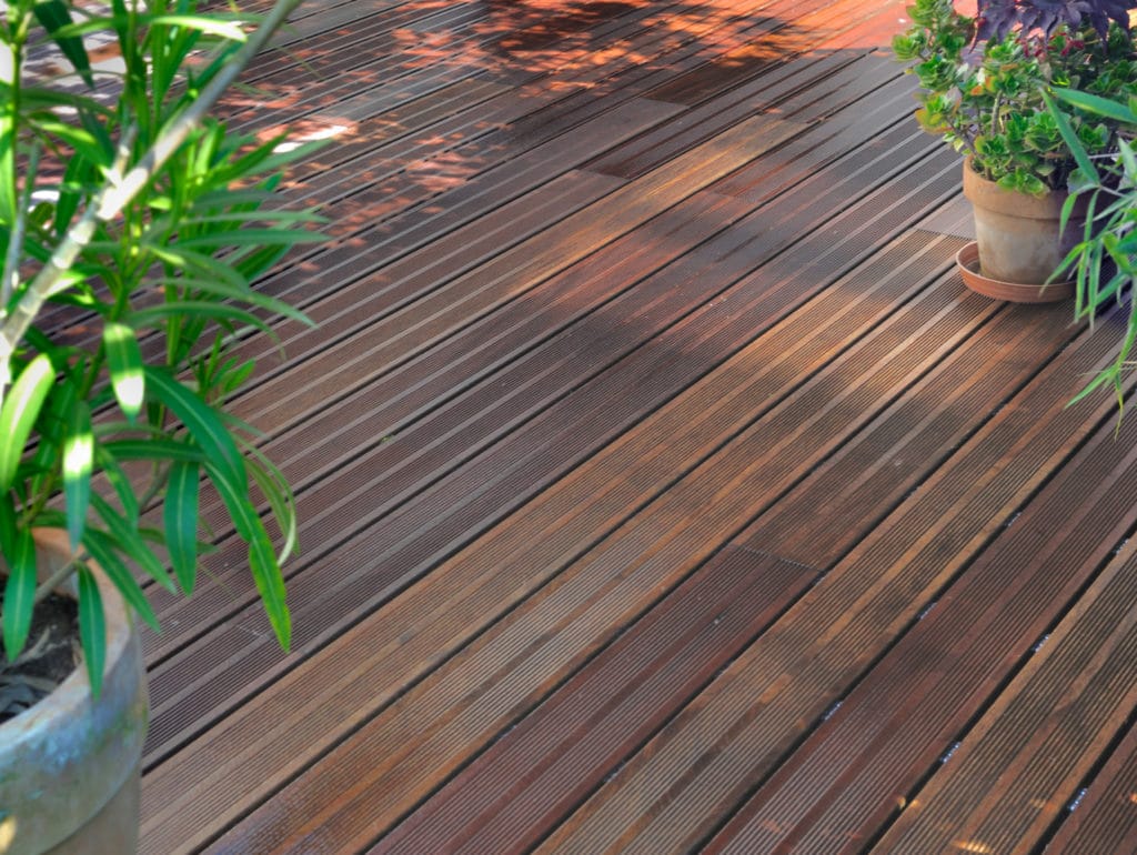 illustration bois ipé ou ébène verte